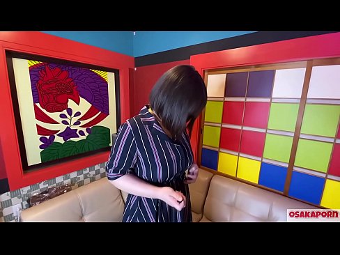 ❤️ Puttana giapponese con grandi tette si masturba con sex toys e ha un orgasmo. Parla in un'intervista della sua esperienza di scopata. Tette enormi e figa pelosa che geme forte. Osakaporn ️ Video di sesso al it.91sexy.top ☑